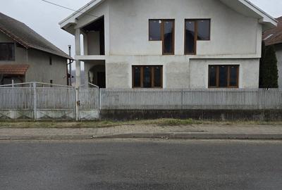 Casă cu 4 camere în Central - 7