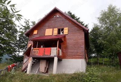 Casă cu Teren 270 Mp în Bubești - 2