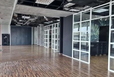 Spațiu comercial, de 14 mp, în 9 Mai - 4