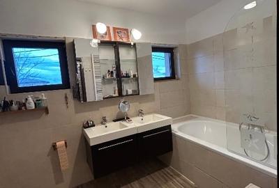 Casă individuală cu 5 camere cu Canalizare în Central - 7