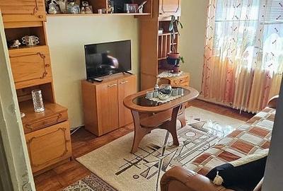 Apartament cu 3 camere decomandat în Micro IV - 9