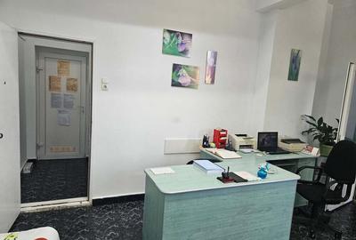 Spațiu comercial, de 40 mp, în Central - 3