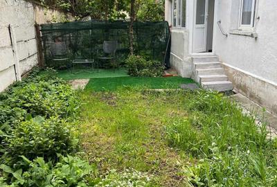 Apartament cu 3 camere semidecomandat în Centrul Istoric