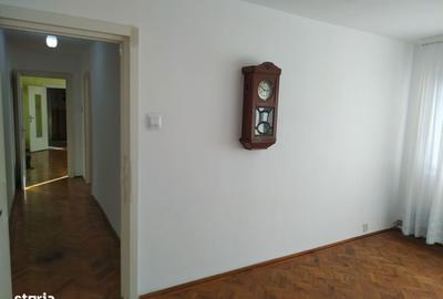 Apartament cu 3 camere semidecomandat în Circumvalațiunii - 9