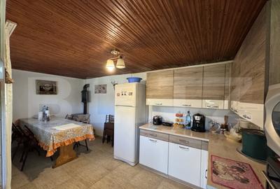 Casa plan parter cu 4 camere, 160 mp si 13000 mp teren, zona - 11