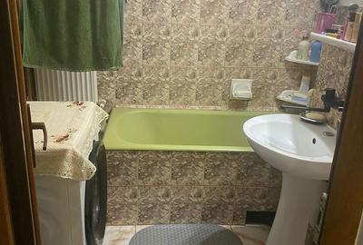 Apartament cu 2 camere decomandat în Km 5 - 3