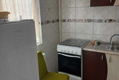 Garsonieră decomandată în Roești - 2