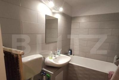 Apartament de vanzare, cu 4 camere, 80 mp, zona Calea Aradul - 11