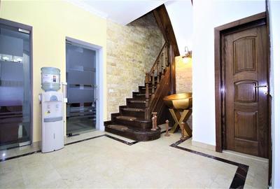 Casă individuală cu 6 camere cu Canalizare în Parcul Carol - 2