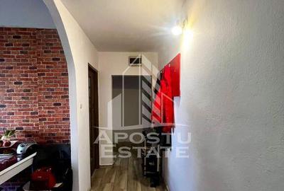 Apartament 3 camere,etaj 3,zona UMT - 1