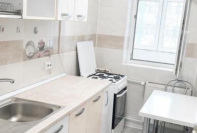 Garsonieră decomandată, mobilată în 1 Mai - 2