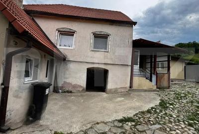 Casă cu 3 camere cu Teren 1180 Mp în Central - 2