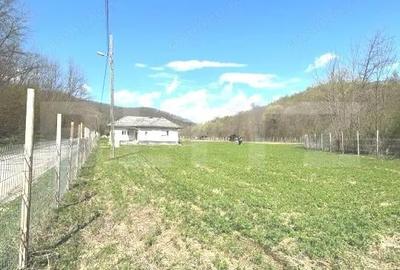 Casă cu Teren 1760 Mp în Central