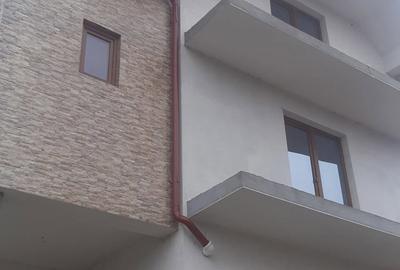 Casă cu 4 camere în Central - 2