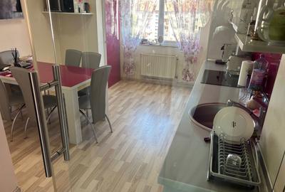 Apartament cu 2 camere decomandat în Carpați 2 - 1