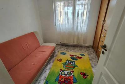 Apartament 3 camere,decomandat, etaj 3,Inel I - 5