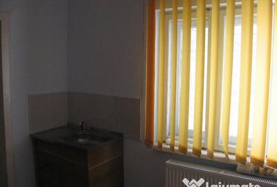 Casă cu 3 camere cu Teren 150 Mp în Bd. Coșbuc - 2