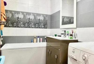 Apartament de vanzare 3 camere decomandat , situat in Zona Lunei - 8