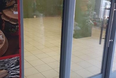 Spațiu comercial, de 48 mp, în Ultracentral - 11