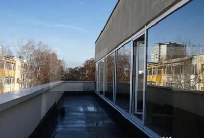 Apartament cu 5 camere decomandat în Policlinica - 2