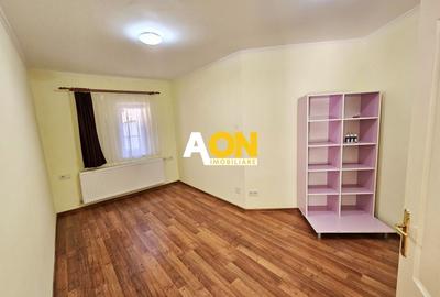 Duplex cu 10 camere cu Canalizare în Central - 6