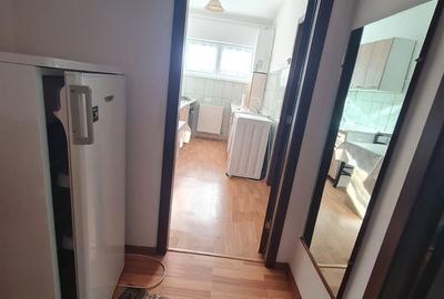 Apartament cu 2 camere decomandat în Tractorul - 12