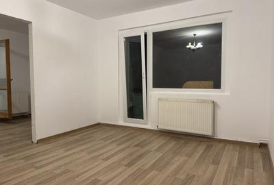 Apartament cu 3 camere semidecomandat, doua balcoane, zona piata Astra - 1