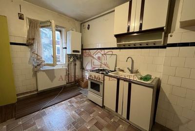 Etaj 1, 3 camere, spatios, 2 băi, centrală proprie – zonă excelentă - 10