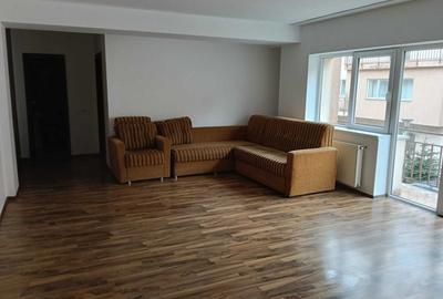 Apartament cu 2 camere semidecomandat, mobilat în Pantelimon