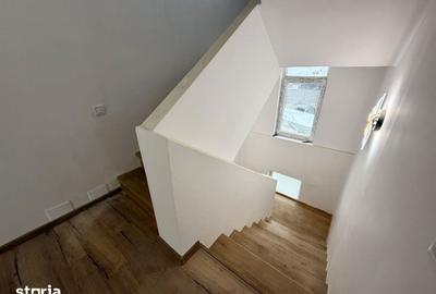 Casă cu 8 camere cu Teren 495 Mp în Glina - 17