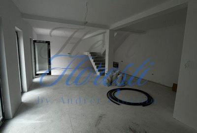 Casă cu 3 camere cu Canalizare în Dâmbul Rotund - 11