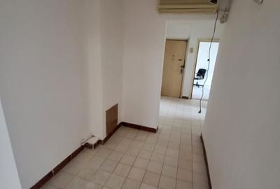 Apartament cu 3 camere decomandat, mobilat în Trafic Greu - 5