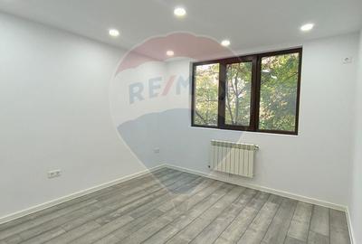 Apartament cu 2 camere de vanzare complet renovat in Tiglina 1 - 7
