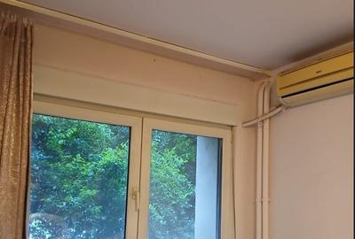 B-Dul Alexandru Obregia,bl.reabilitat, et.1/9,geam la baie,Liber - 1