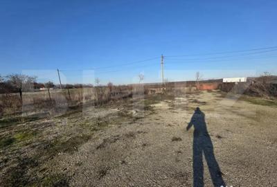 Teren de 2500 mp, în Central