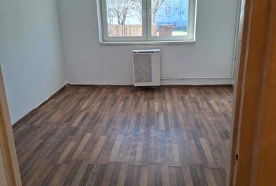 Garsonieră decomandată în Trei Stejari - 4