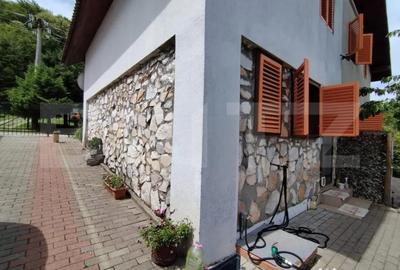 Casă cu 7 camere cu Teren 440 Mp în Poiana - 7