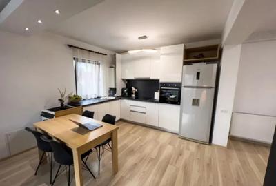 Apartament cu 2 camere decomandat, mobilat în Tractorul - 2