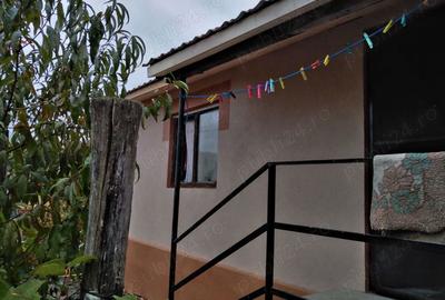 Casă cu 4 camere cu Teren 200 Mp în Central - 2