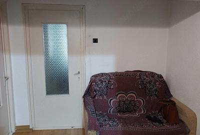 Apartament cu 3 camere decomandat în Precista