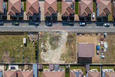 Teren Construcții intravilan de 775 mp, în Central - 12