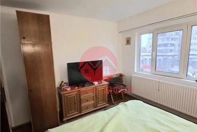 Apartament cu 3 camere decomandat în Casa de Cultură - 8