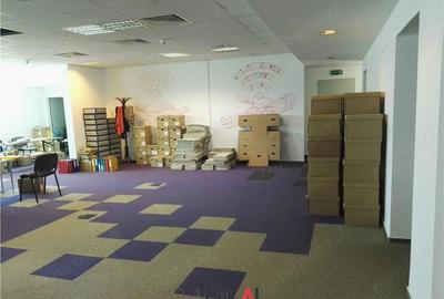 Spațiu comercial, de 441 mp, în Romană - 2