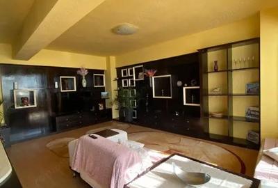 Apartament cu 3 camere decomandat în Central - 2