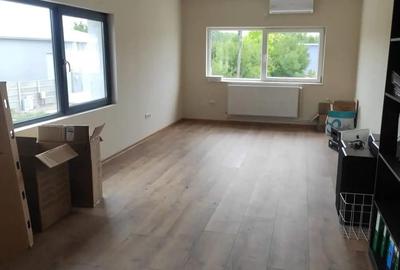 Spațiu comercial, de 450 mp, în Central - 3