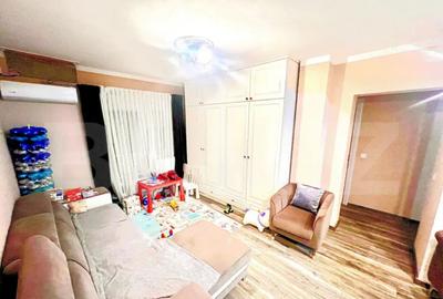 Apartament cu 4 camere decomandat în Central - 2