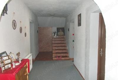 Casă cu 5 camere în Ronaț - 12
