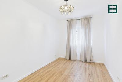 Apartament cu 4 camere semidecomandat, mobilat în Circumvalațiunii - 13