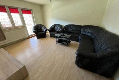 Apartament cu 4 camere decomandat în Central