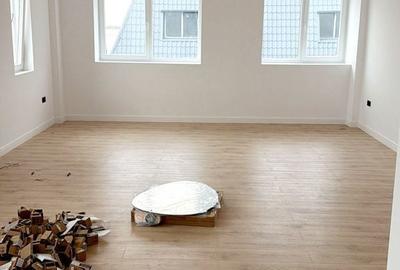 Apartament cu 4 camere în Militari